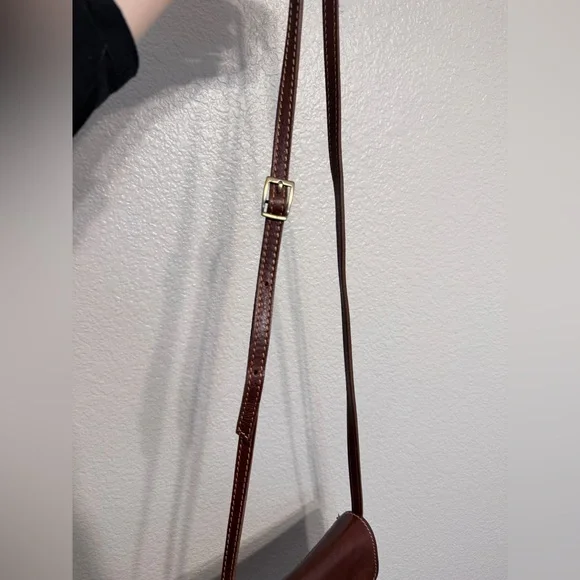Florence Made In Italy Brown Leather Small Pocket Crossbody  display picture 2